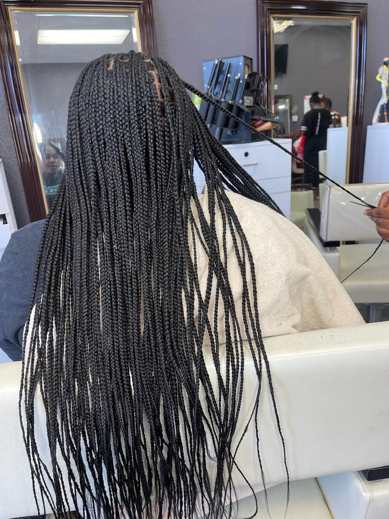 Box braids Nefertiti Hair Salon