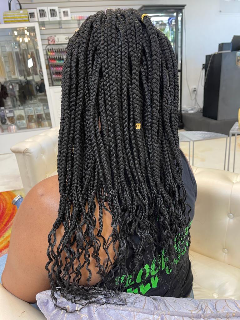 Box braids Nefertiti Hair Salon